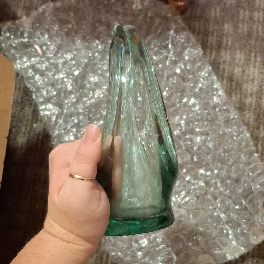 Glass - Picture 5 of 6